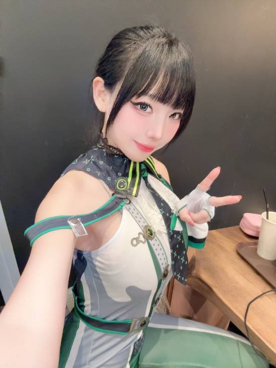 性感好身材美女COS《剑星》伊芙:身材曲线完美契合! 性感好身材美女COS《剑星》伊芙:身材曲线完美契合!